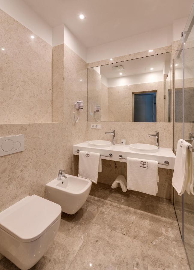 Basis Apartments - Adults Only Kiev Exterior foto